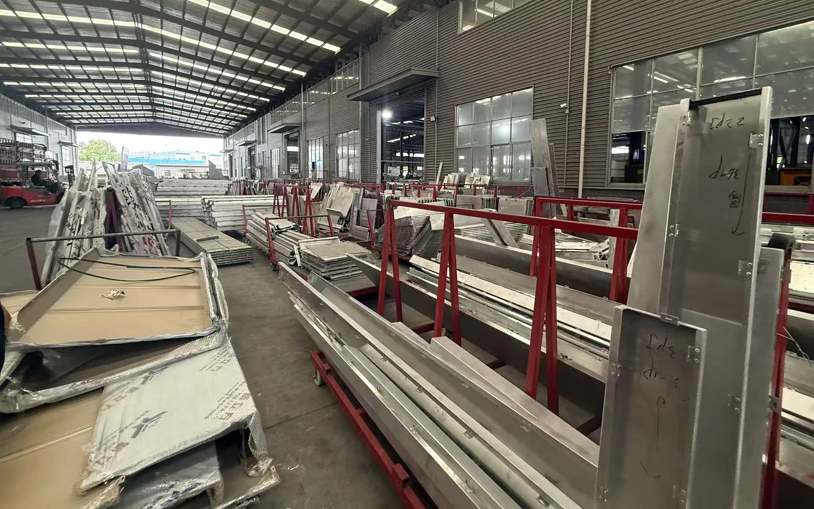 Real CNC production equipment inside the Yiding factory