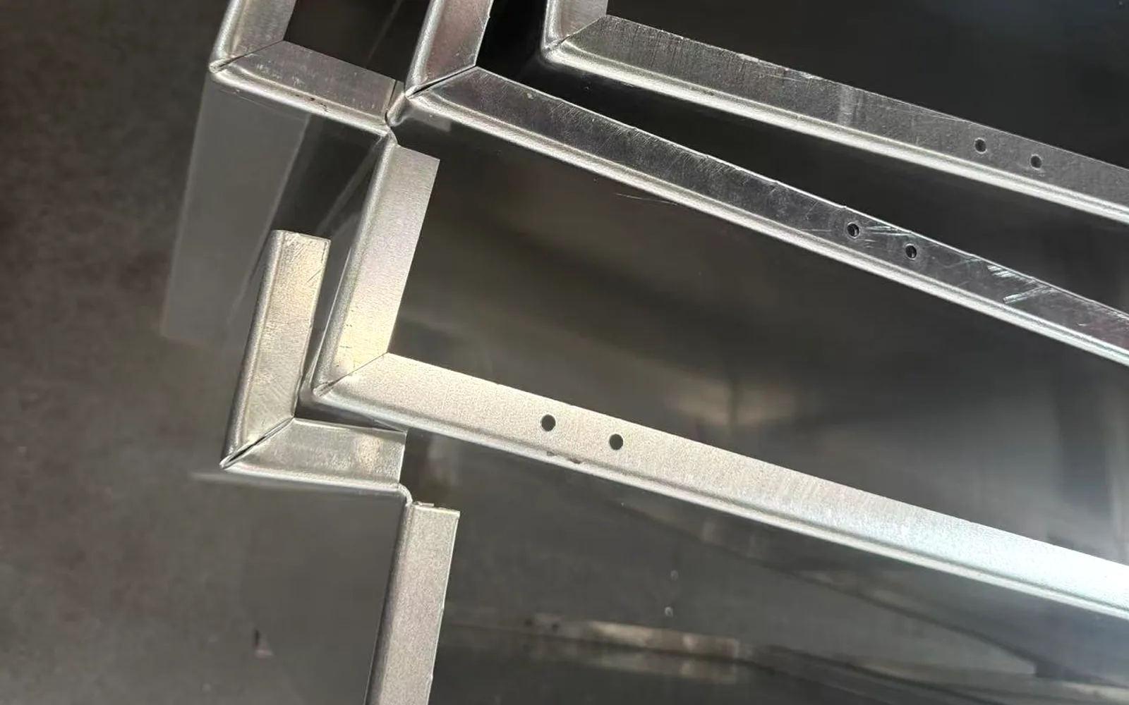 Real fabricated aluminium panel corner detail