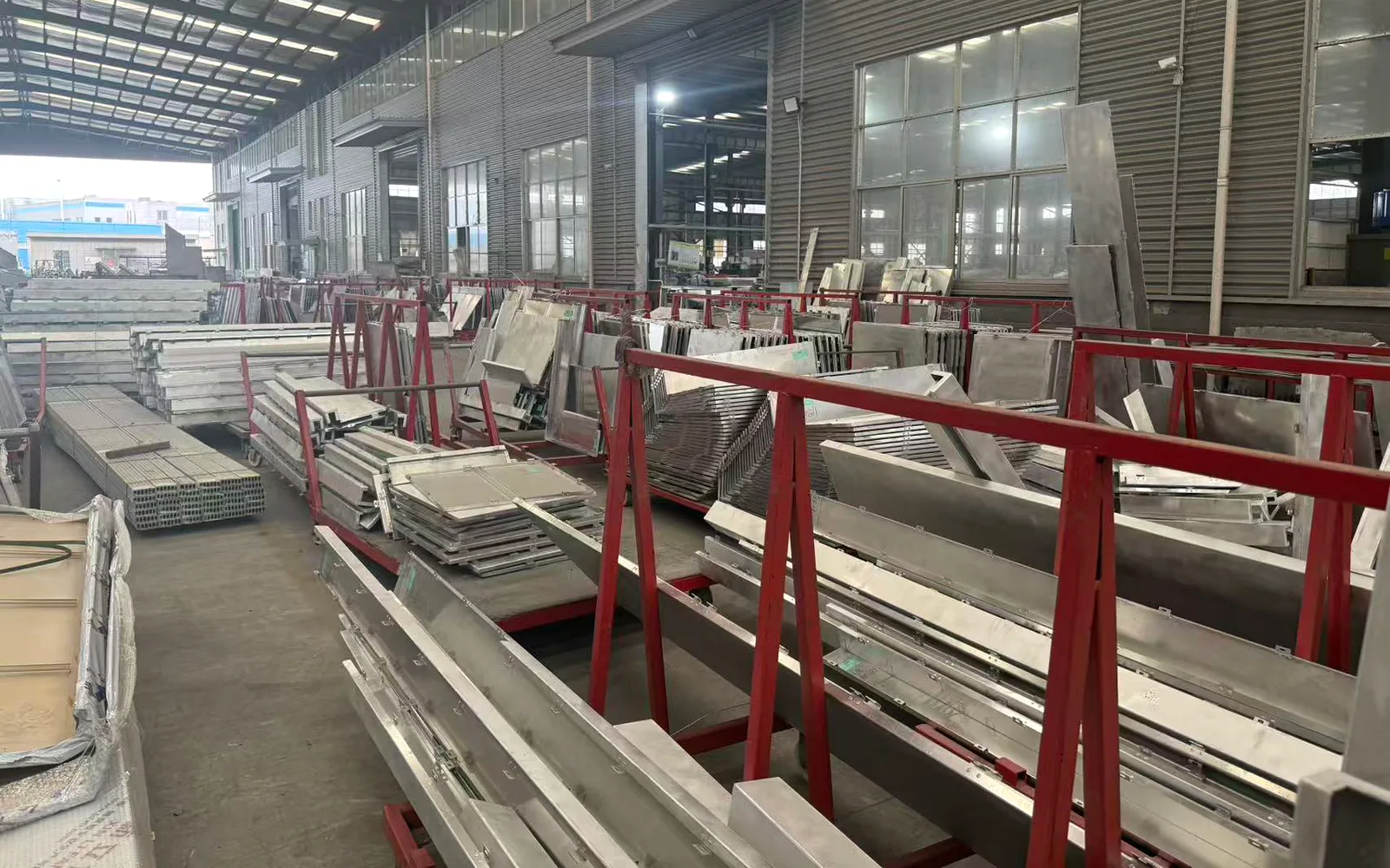 Real YIDING aluminium panel processing line used for drawing-based project fabrication